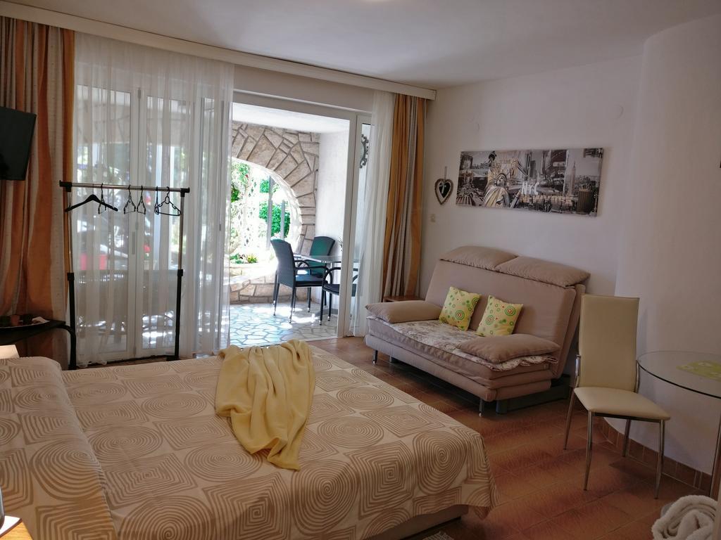 Apartments Ana - Ρόβινι Εξωτερικό φωτογραφία