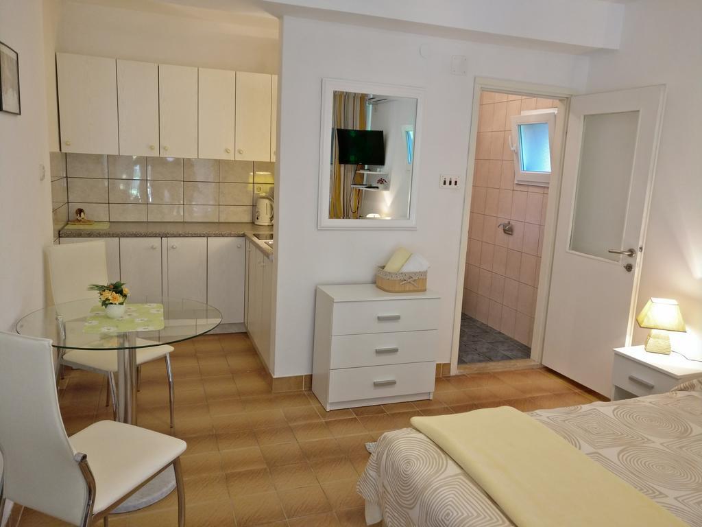 Apartments Ana - Ρόβινι Εξωτερικό φωτογραφία