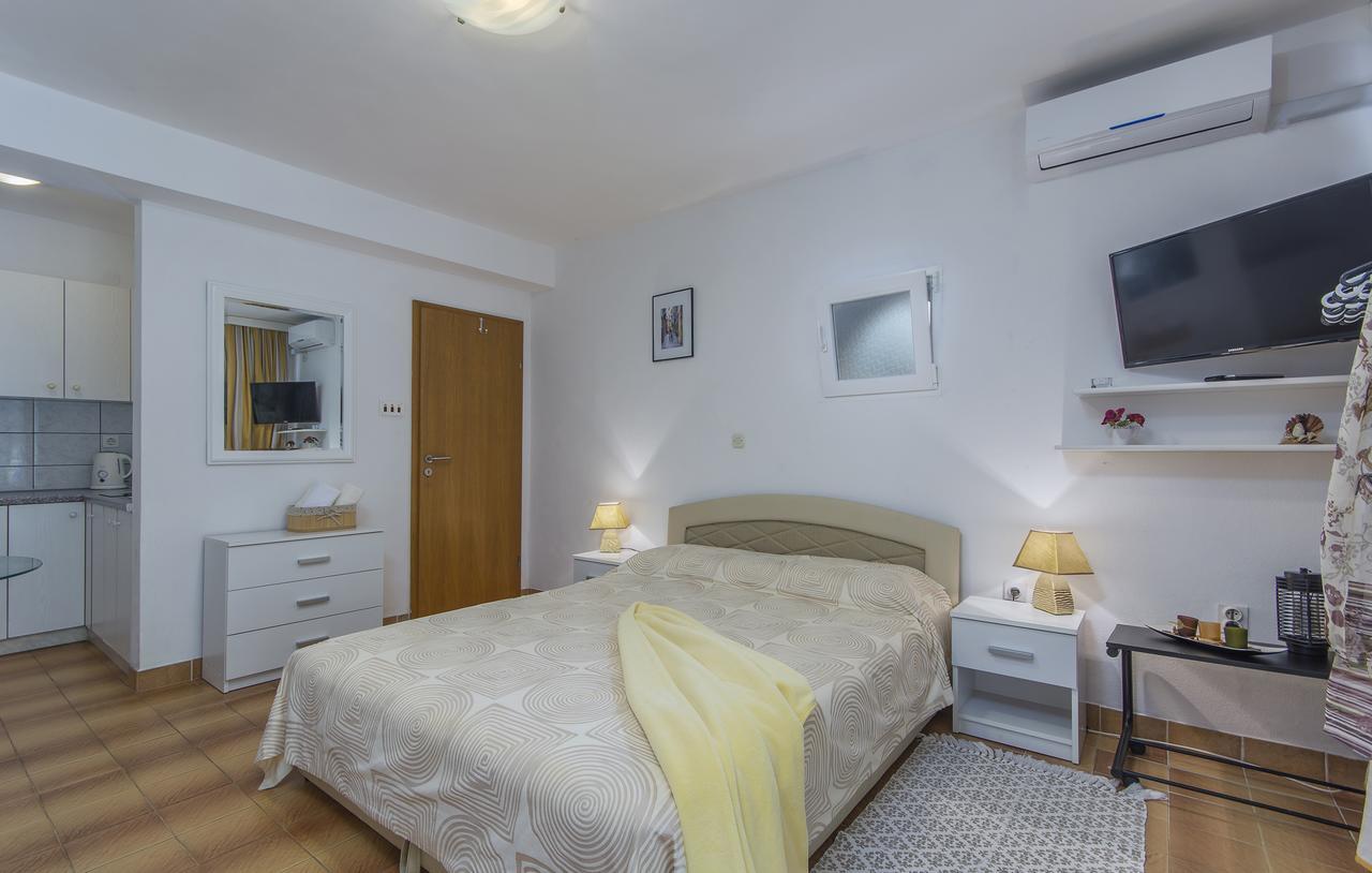 Apartments Ana - Ρόβινι Εξωτερικό φωτογραφία